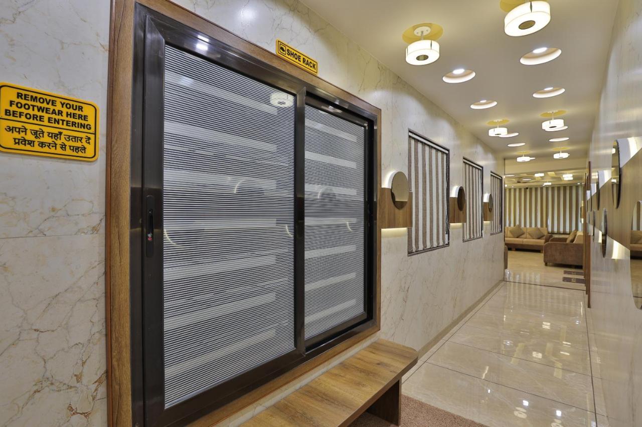 Rest Inn Dormitory Vadodara Exterior photo